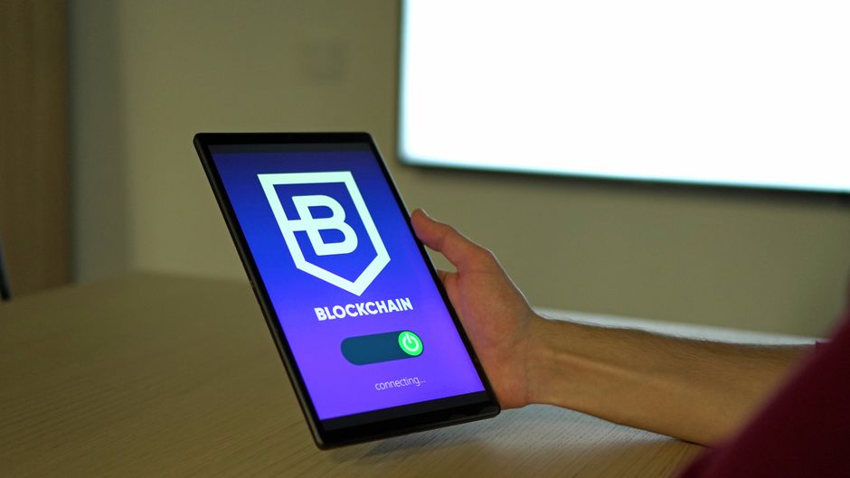 Teknologi Blockchain untuk Transparansi Investasi Properti