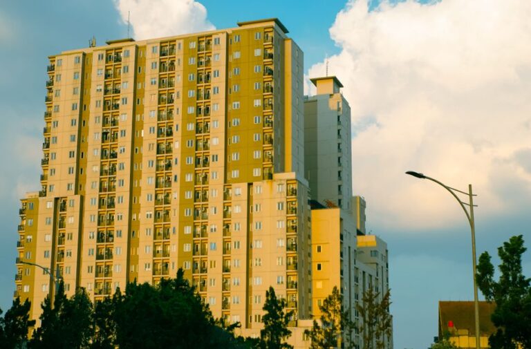 Investasi Properti Melalui REIT di Indonesia: Peluang 2024